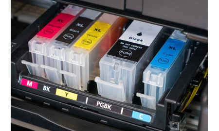 Jak przechowywać tonery i tusze do drukarek, aby nie zasychały?